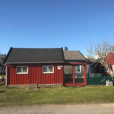 Holiday home Strandheim Borhaug